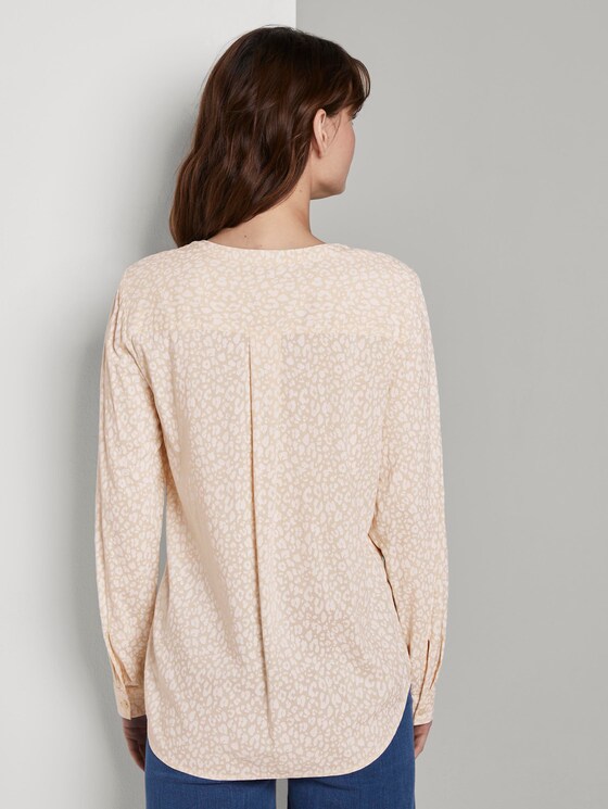 Langärmlige Bluse mit ganzflächigem Muster - Frauen - beige small leo design Langärmlige Bluse mit ganzflächigem Muster - Frauen - beige small leo design - 2 - TOM TAILOR
