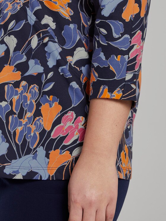 T-Shirt im Wickel-Look - Frauen - colorful blue flower print T-Shirt im Wickel-Look - Frauen - colorful blue flower print - 10 - My True Me
