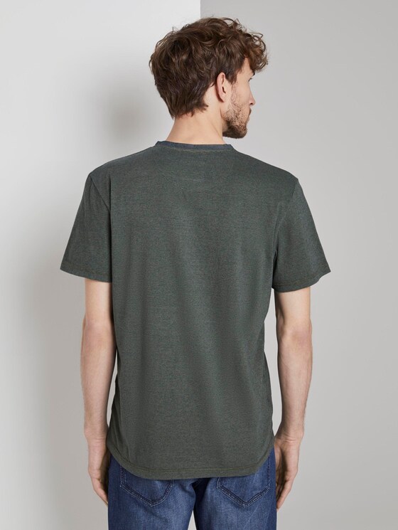 Serafino T-shirt with a colour pattern - Men - green overdye stripe Serafino T-shirt with a colour pattern - Men - green overdye stripe - 2 - TOM TAILOR