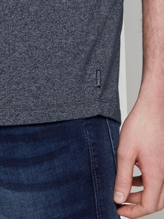 Strukturiertes T-Shirt mit V-Ausschnitt - Männer - Sky Captain Blue Non-Solid Strukturiertes T-Shirt mit V-Ausschnitt - Männer - Sky Captain Blue Non-Solid - 10 - TOM TAILOR Denim