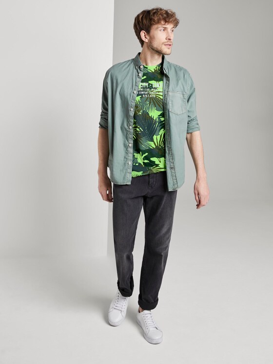 T-shirt with a tropical all-over print - Men - green leaf design T-shirt with a tropical all-over print - Men - green leaf design - 3 - TOM TAILOR