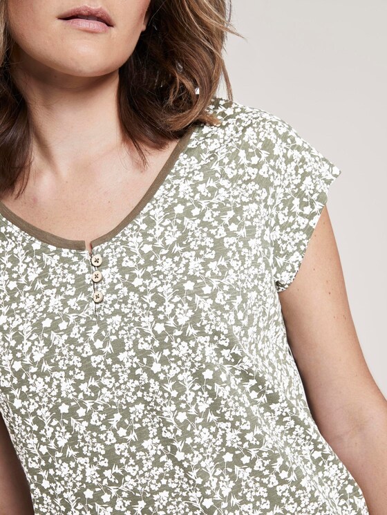 Gemustertes T-Shirt mit Henley-Ausschnitt - Frauen - khaki offwhite floral design Gemustertes T-Shirt mit Henley-Ausschnitt - Frauen - khaki offwhite floral design - 9 - TOM TAILOR