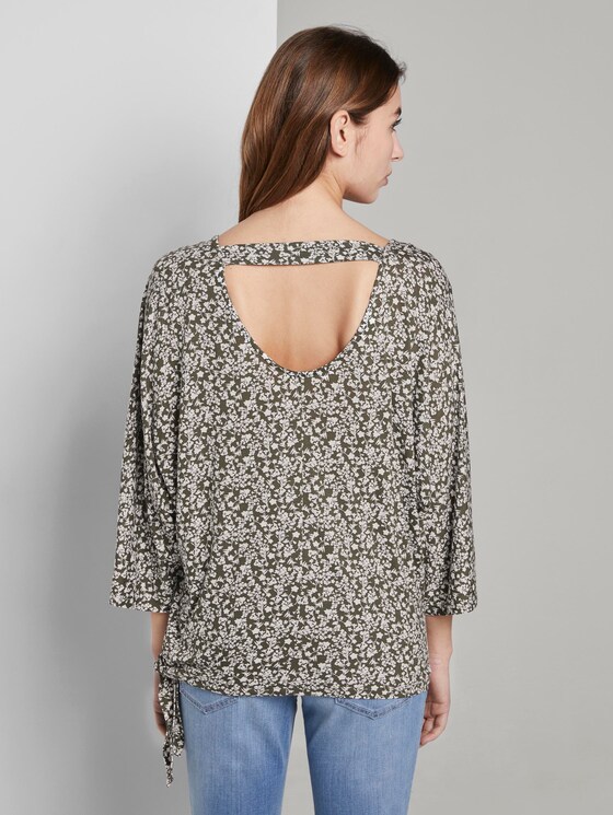 Gemustertes Shirt mit Knoten- und Ausschnittdetail - Frauen - khaki offwhite floral design Gemustertes Shirt mit Knoten- und Ausschnittdetail - Frauen - khaki offwhite floral design - 2 - TOM TAILOR