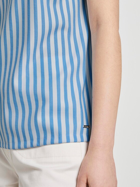 Lockeres T-Shirt mit Streifenmuster - Frauen - blue white vertical stripe Lockeres T-Shirt mit Streifenmuster - Frauen - blue white vertical stripe - 10 - TOM TAILOR Denim