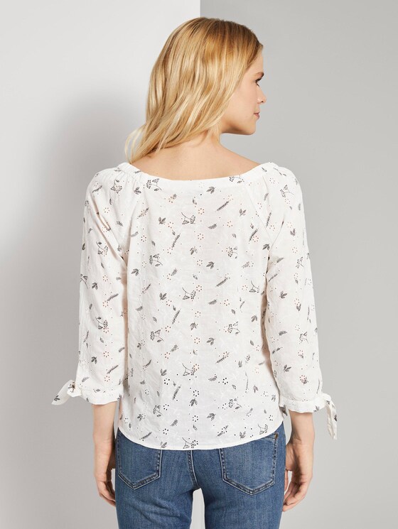 Schulterfreie Bluse mit Lochmusterung - Frauen - white khaki print on shiffli Schulterfreie Bluse mit Lochmusterung - Frauen - white khaki print on shiffli - 2 - TOM TAILOR