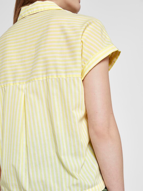 Striped blouse shirt in a boxy fit - Women - yellow white vertical stripe Striped blouse shirt in a boxy fit - Women - yellow white vertical stripe - 10 - TOM TAILOR Denim