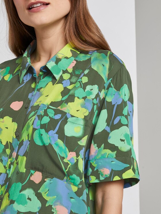 Kurzarm Hemdbluse mit floralem Print - Frauen - green flower print Kurzarm Hemdbluse mit floralem Print - Frauen - green flower print - 9 - TOM TAILOR Denim