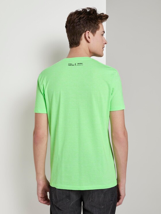 Striped T-shirt with a V-neckline - Men - bright green yarn dye stripe Striped T-shirt with a V-neckline - Men - bright green yarn dye stripe - 2 - TOM TAILOR Denim