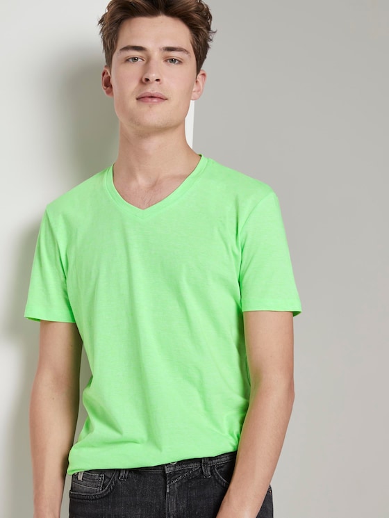 Striped T-shirt with a V-neckline - Men - bright green yarn dye stripe Striped T-shirt with a V-neckline - Men - bright green yarn dye stripe - 5 - TOM TAILOR Denim