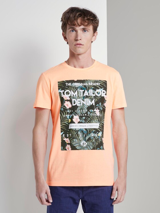 T-Shirt mit tropischem Brustprint - Männer - papaya neon orange T-Shirt mit tropischem Brustprint - Männer - papaya neon orange - 1 - TOM TAILOR Denim