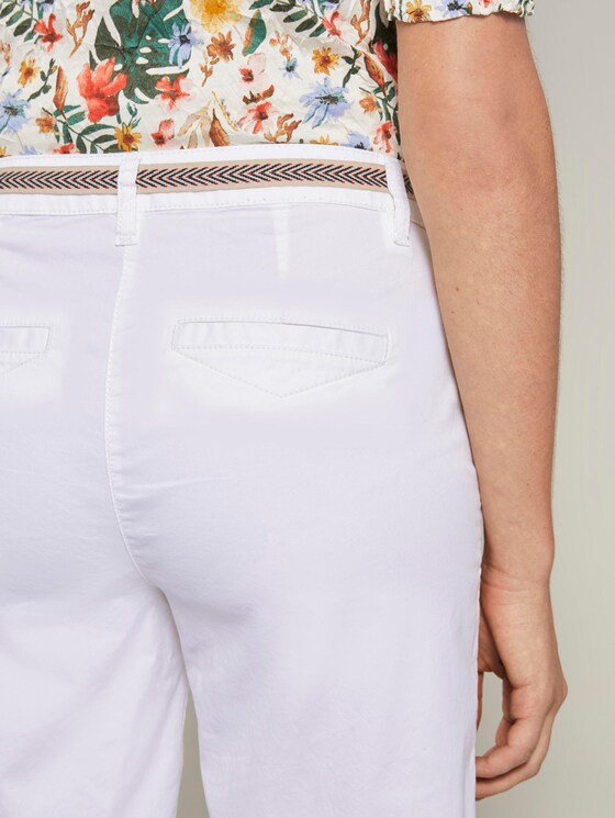 Relaxed Chino Bermuda Shorts mit Stoffgürtel - Frauen - White Relaxed Chino Bermuda Shorts mit Stoffgürtel - Frauen - White - 10 - TOM TAILOR