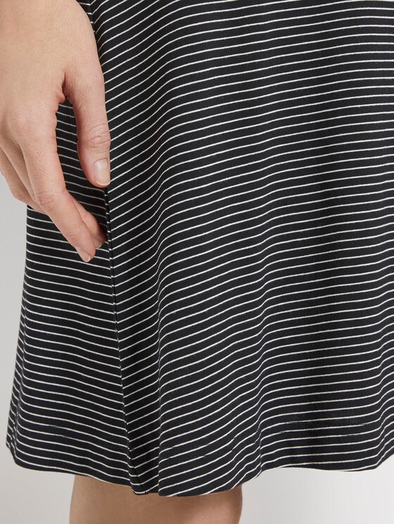 Patterned Jersey dress with wrap detail - Women - black thin stripes Patterned Jersey dress with wrap detail - Women - black thin stripes - 10 - TOM TAILOR