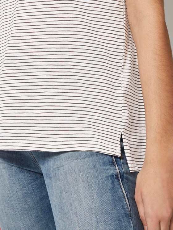 Striped T-shirt with short slits - Women - offwhite thin stripes Striped T-shirt with short slits - Women - offwhite thin stripes - 10 - TOM TAILOR