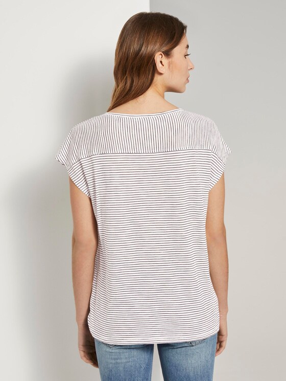 Striped T-shirt with short slits - Women - offwhite thin stripes Striped T-shirt with short slits - Women - offwhite thin stripes - 2 - TOM TAILOR