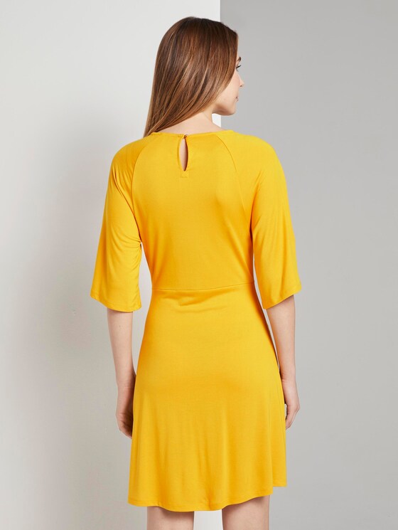Luftiges Kleid mit Knoten-Detail und weiten Ärmeln - Frauen - deep golden yellow Luftiges Kleid mit Knoten-Detail und weiten Ärmeln - Frauen - deep golden yellow - 2 - TOM TAILOR