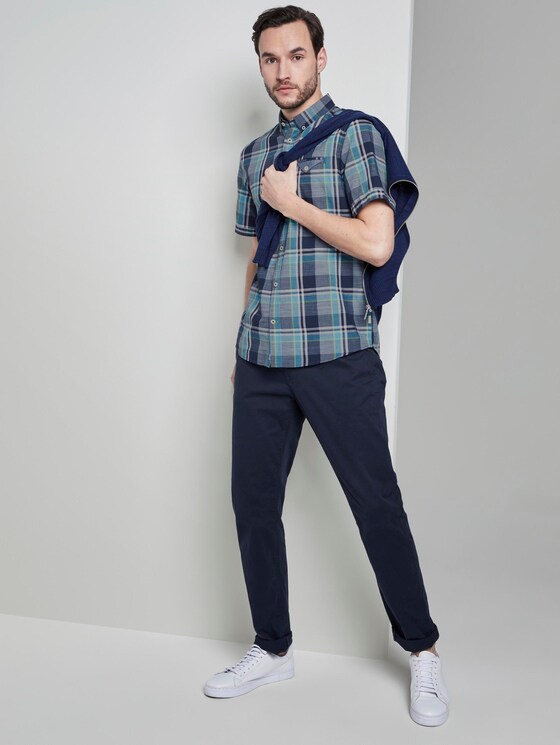 Kariertes Kurzarmhemd mit Brusttasche - Männer - navy blue fil a fil check Kariertes Kurzarmhemd mit Brusttasche - Männer - navy blue fil a fil check - 3 - TOM TAILOR
