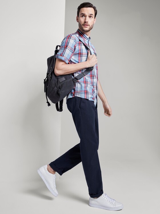 Kariertes Kurzarmhemd mit Brusttasche - Männer - pink white fil a fil check Kariertes Kurzarmhemd mit Brusttasche - Männer - pink white fil a fil check - 3 - TOM TAILOR