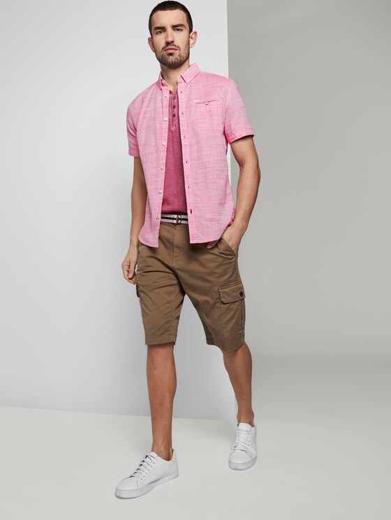 Short-sleeved shirt with a textured pattern and chest pocket - Men - pink white structure Short-sleeved shirt with a textured pattern and chest pocket - Men - pink white structure - 3 - TOM TAILOR