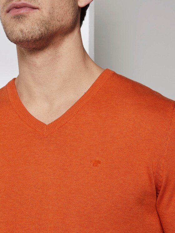 Basic Strickpullover mit V-Ausschnitt - Männer - bright orange melange Basic Strickpullover mit V-Ausschnitt - Männer - bright orange melange - 9 - TOM TAILOR