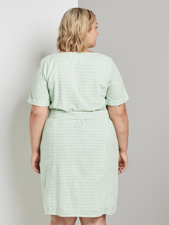Gestreiftes Kleid mit Bindegürtel - Frauen - light green white stripe Gestreiftes Kleid mit Bindegürtel - Frauen - light green white stripe - 2 - My True Me