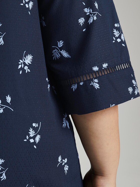 Curvy - Gemustertes Kleid mit Tape-Detail - Frauen - navy light blue fleure print Curvy - Gemustertes Kleid mit Tape-Detail - Frauen - navy light blue fleure print - 9 - My True Me