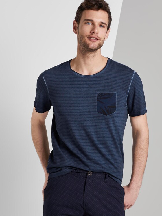 Gestreiftes T-Shirt mit abgesetzter Brusttasche - Männer - Black Iris Blue Gestreiftes T-Shirt mit abgesetzter Brusttasche - Männer - Black Iris Blue - 5 - TOM TAILOR
