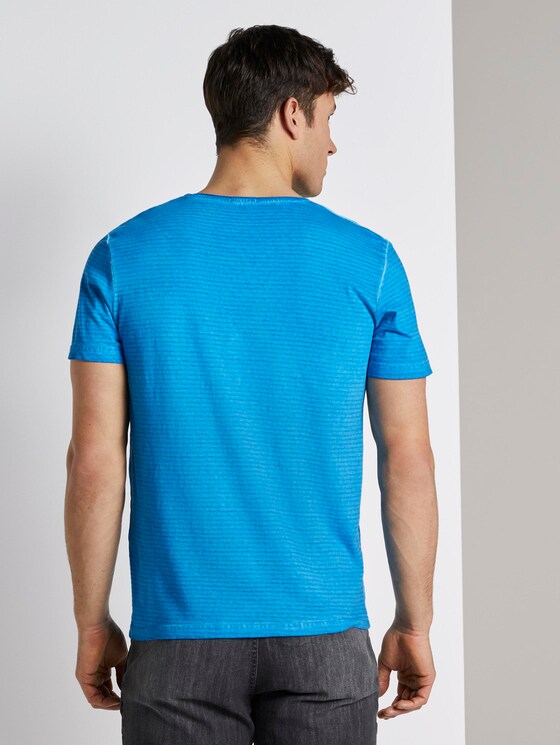 Gestreiftes T-Shirt mit abgesetzter Brusttasche - Männer - Electric Teal Blue Gestreiftes T-Shirt mit abgesetzter Brusttasche - Männer - Electric Teal Blue - 2 - TOM TAILOR