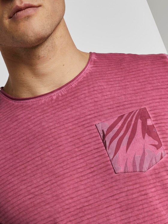 Gestreiftes T-Shirt mit abgesetzter Brusttasche - Männer - wine rose pink Gestreiftes T-Shirt mit abgesetzter Brusttasche - Männer - wine rose pink - 9 - TOM TAILOR