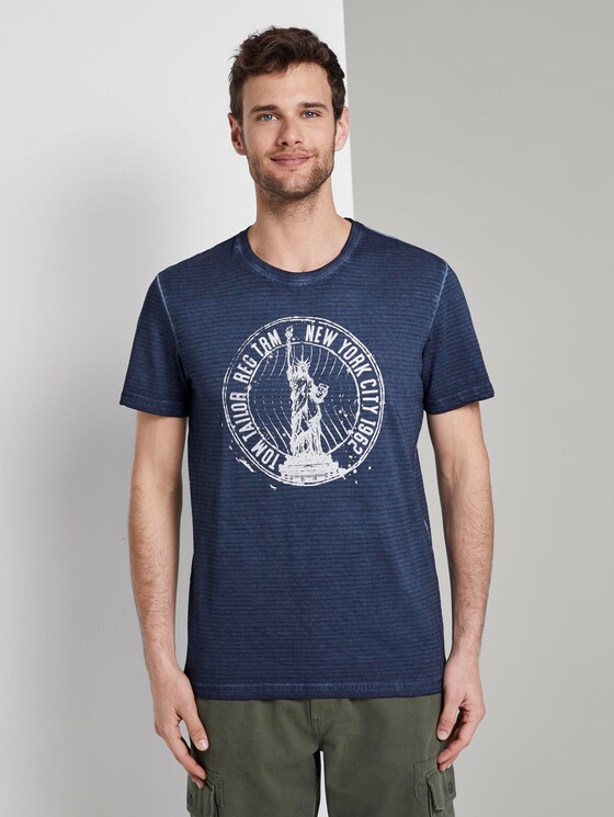Gestreiftes T-Shirt mit NYC-Print - Männer - Black Iris Blue Gestreiftes T-Shirt mit NYC-Print - Männer - Black Iris Blue - 1 - TOM TAILOR
