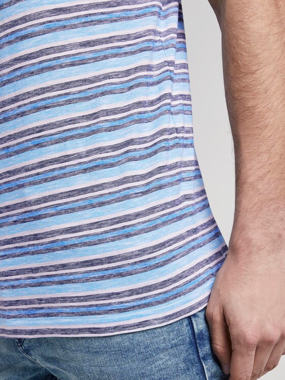 Bunt gestreiftes T-Shirt mit Brusttasche - Männer - blue multi fine stripe Bunt gestreiftes T-Shirt mit Brusttasche - Männer - blue multi fine stripe - 10 - TOM TAILOR