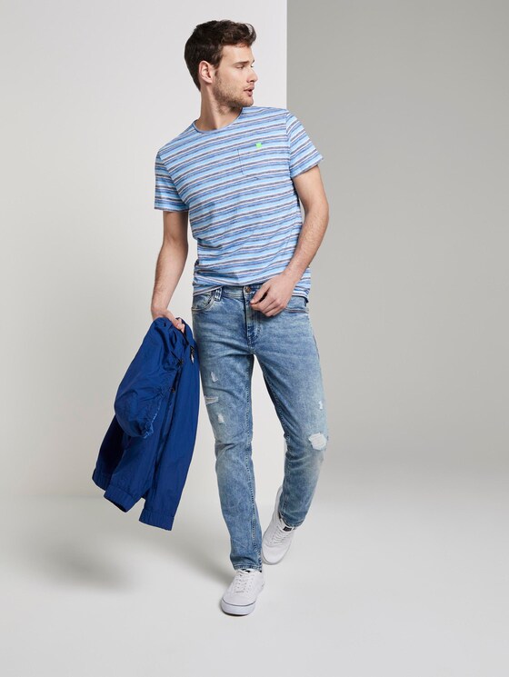 Bunt gestreiftes T-Shirt mit Brusttasche - Männer - blue multi fine stripe Bunt gestreiftes T-Shirt mit Brusttasche - Männer - blue multi fine stripe - 3 - TOM TAILOR