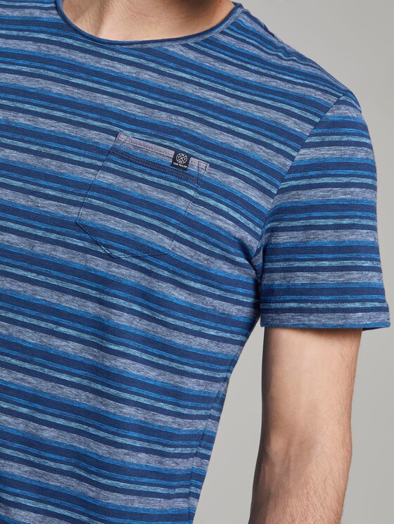 Bunt gestreiftes T-Shirt mit Brusttasche - Männer - blue teal multi fine stripe Bunt gestreiftes T-Shirt mit Brusttasche - Männer - blue teal multi fine stripe - 9 - TOM TAILOR
