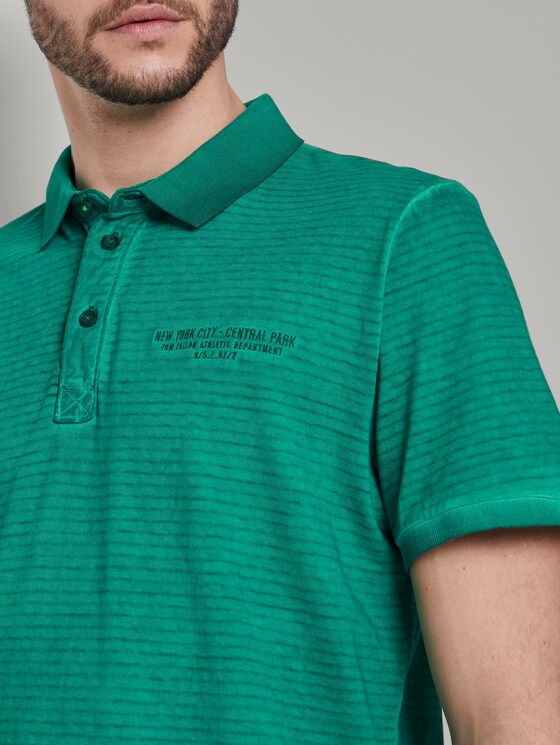 Gestreiftes Poloshirt mit kleiner Stickerei - Männer - rich meadow green Gestreiftes Poloshirt mit kleiner Stickerei - Männer - rich meadow green - 10 - TOM TAILOR