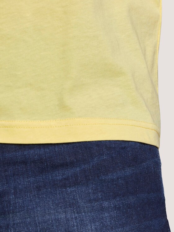 Top mit Schrift-Print - Männer - pale straw yellow Top mit Schrift-Print - Männer - pale straw yellow - 10 - TOM TAILOR
