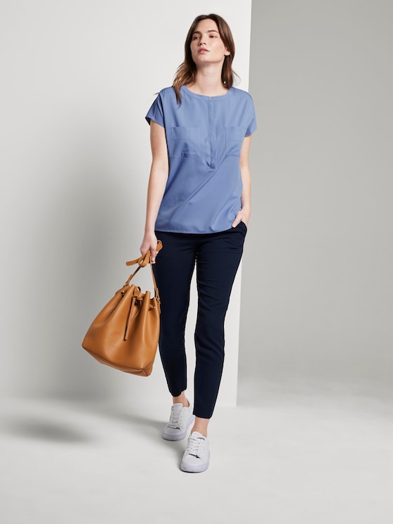 Kurzarm-Bluse mit Brusttaschen - Frauen - dreamy blue Kurzarm-Bluse mit Brusttaschen - Frauen - dreamy blue - 3 - Mine to five