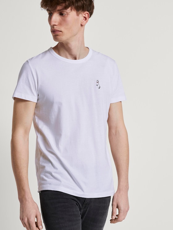 T-Shirt mit kleiner Sportsocken-Stickerei - Männer - White T-Shirt mit kleiner Sportsocken-Stickerei - Männer - White - 5 - TOM TAILOR Denim