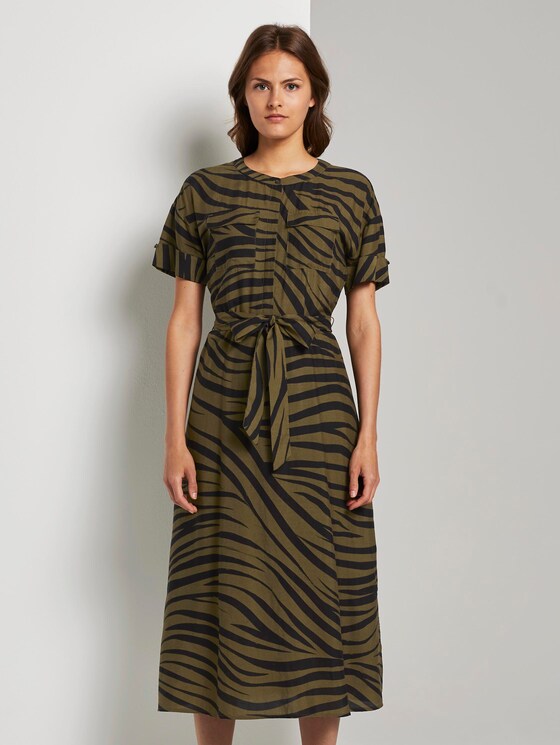 Maxi jurk in zebra patroon - Vrouwen - olive zebra design Maxi jurk in zebra patroon - Vrouwen - olive zebra design - 1 - Mine to five