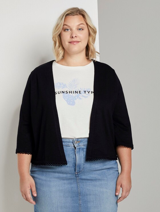 Curvy - Kurzer Cardigan mit Häkel-Details - Frauen - Deep Black Curvy - Kurzer Cardigan mit Häkel-Details - Frauen - Deep Black - 1 - My True Me