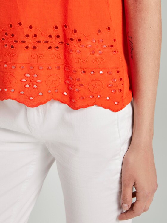T-Shirt mit Lochstickerei - Frauen - strong flame orange T-Shirt mit Lochstickerei - Frauen - strong flame orange - 10 - TOM TAILOR