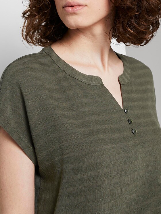 T-Shirt mit Henley-Ausschnitt im Materialmix - Frauen - Woodland Green T-Shirt mit Henley-Ausschnitt im Materialmix - Frauen - Woodland Green - 9 - TOM TAILOR