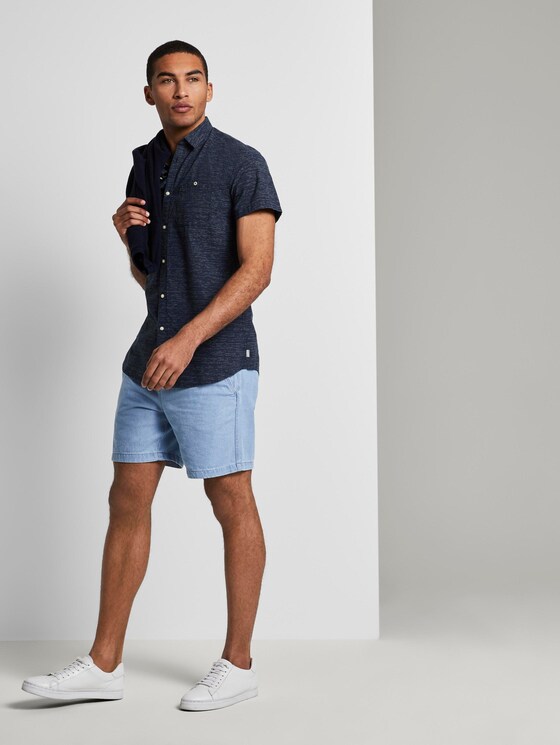 Finely striped short-sleeved shirt with a chest pocket - Men - blue small fading stripe Finely striped short-sleeved shirt with a chest pocket - Men - blue small fading stripe - 3 - TOM TAILOR Denim