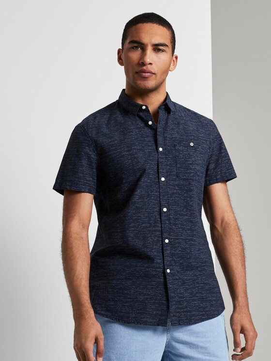 Finely striped short-sleeved shirt with a chest pocket - Men - blue small fading stripe Finely striped short-sleeved shirt with a chest pocket - Men - blue small fading stripe - 5 - TOM TAILOR Denim