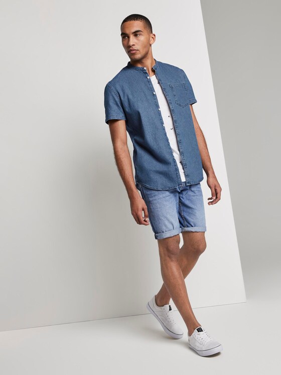 Short-sleeved denim shirt with a Mao collar - Men - mid stone wash denim Short-sleeved denim shirt with a Mao collar - Men - mid stone wash denim - 3 - TOM TAILOR Denim