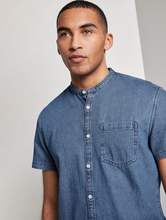 Short-sleeved denim shirt with a Mao collar - Men - mid stone wash denim Short-sleeved denim shirt with a Mao collar - Men - mid stone wash denim - 9 - TOM TAILOR Denim