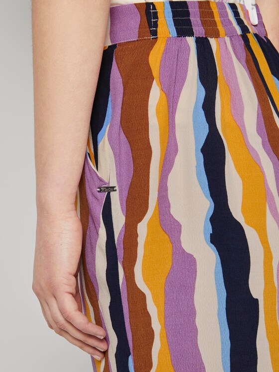 Fließende Culotte mit Bindegürtel - Frauen - wavy multicolor stripes Fließende Culotte mit Bindegürtel - Frauen - wavy multicolor stripes - 9 - TOM TAILOR Denim
