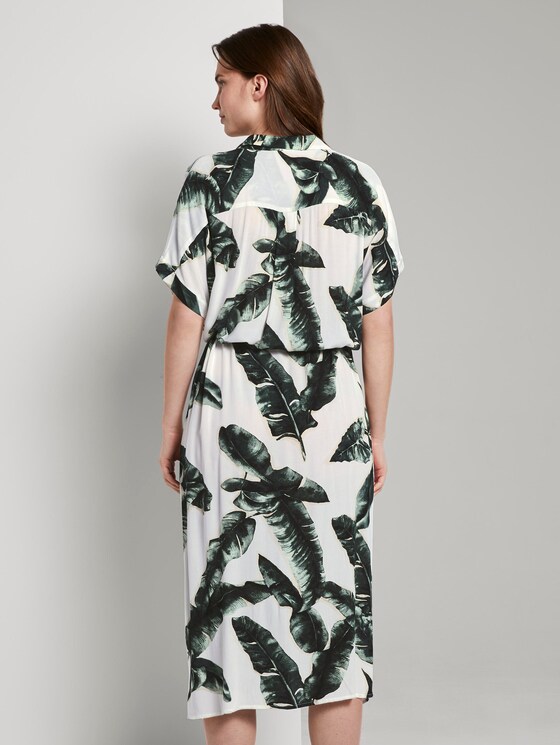 Fließendes Midi-Kleid mit Palmen-Print - Frauen - ecru tropical leaves design Fließendes Midi-Kleid mit Palmen-Print - Frauen - ecru tropical leaves design - 2 - Mine to five
