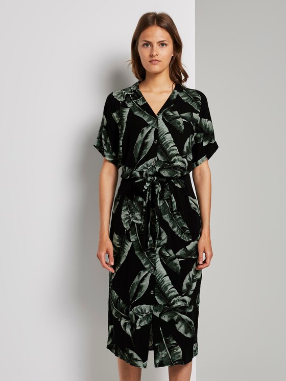 Flowing midi dress with a print - Women - black tropical leaves design Flowing midi dress with a print - Women - black tropical leaves design - 1 - Mine to five