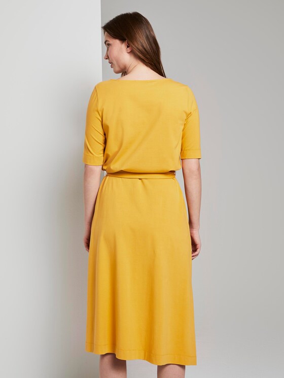 Midi-Kleid mit Carree-Ausschnitt - Frauen - Golden Corn Midi-Kleid mit Carree-Ausschnitt - Frauen - Golden Corn - 2 - Mine to five