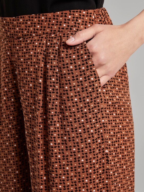 Loose Fit Bermuda Shorts mit elastischem Bund - Frauen - brown geometric design Loose Fit Bermuda Shorts mit elastischem Bund - Frauen - brown geometric design - 9 - TOM TAILOR