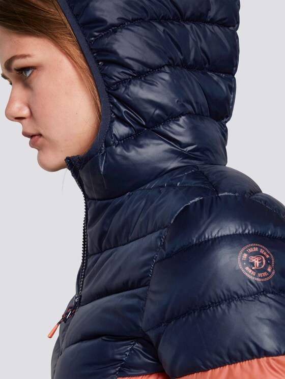 Lightweight quilted jacket with a hood - Women - blue coral colorblock Lightweight quilted jacket with a hood - Women - blue coral colorblock - 9 - TOM TAILOR Denim